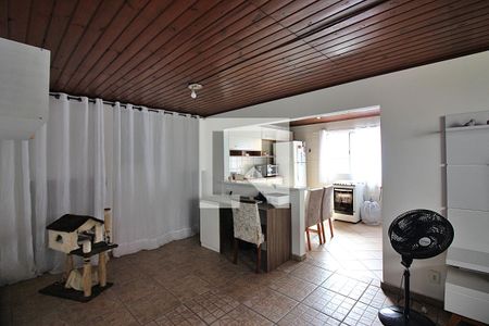 Casa à venda com 344m², 4 quartos e 6 vagasSala Edícula  