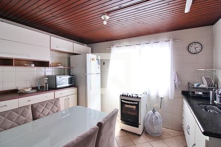 Casa à venda com 344m², 4 quartos e 6 vagasCozinha  Edícula  