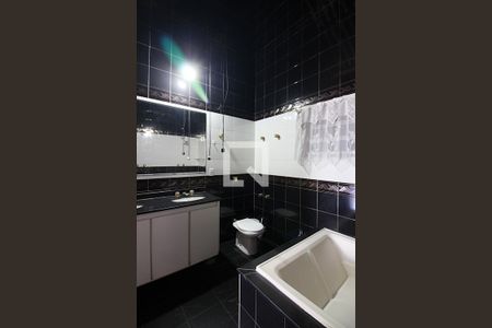 Casa à venda com 344m², 4 quartos e 6 vagasQuarto 1 - Suíte Banheiro 