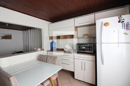 Casa à venda com 344m², 4 quartos e 6 vagasCozinha  Edícula  