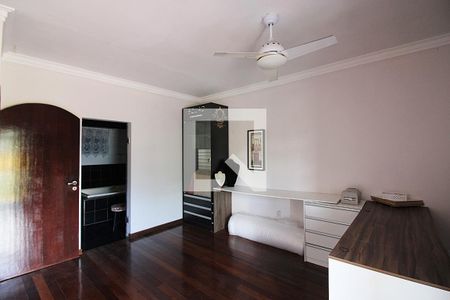 Casa à venda com 344m², 4 quartos e 6 vagasQuarto 1 - Suíte
