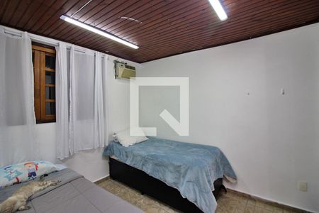 Casa à venda com 344m², 4 quartos e 6 vagasQuarto 2 Edícula  