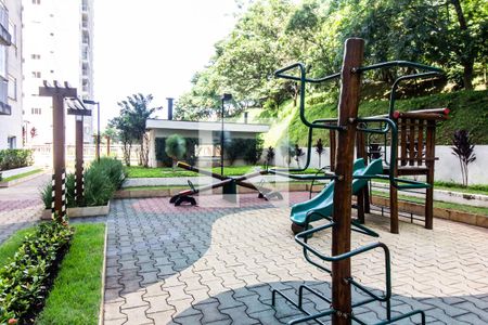 Apartamento à venda com 82m², 3 quartos e 2 vagas Apartamento à venda com 82m², 3 quartos e 2 vagasÁrea comum - Playground