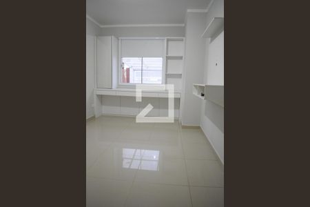 Quarto 1 de casa para alugar com 2 quartos, 60m² em Santa Cândida, Curitiba