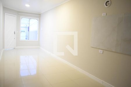Sala/Cozinha de casa para alugar com 2 quartos, 60m² em Santa Cândida, Curitiba