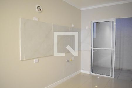 Sala/Cozinha de casa para alugar com 2 quartos, 60m² em Santa Cândida, Curitiba