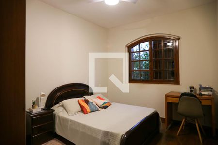 Casa à venda com 250m², 3 quartos e 2 vagasQuarto