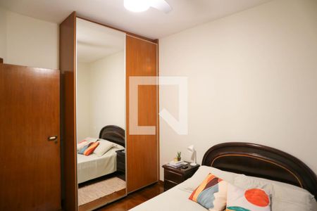 Casa à venda com 250m², 3 quartos e 2 vagasQuarto