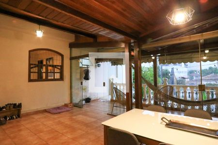 Casa à venda com 250m², 3 quartos e 2 vagasVaranda