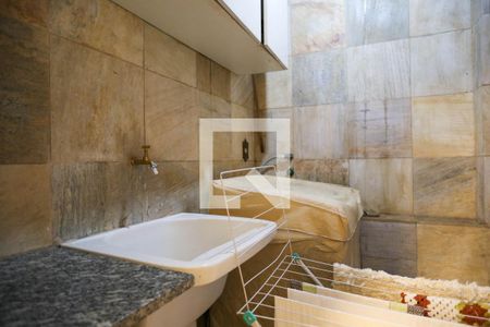 Casa à venda com 250m², 3 quartos e 2 vagasÁrea de Serviço