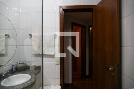 Casa à venda com 250m², 3 quartos e 2 vagasBanheiro