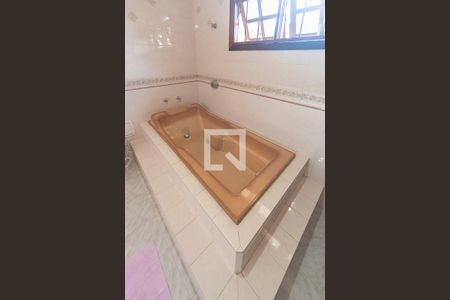 Casa à venda com 336m², 3 quartos e 4 vagas Casa à venda com 336m², 3 quartos e 4 vagasSuíte