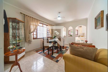 Casa à venda com 336m², 3 quartos e 4 vagas Casa à venda com 336m², 3 quartos e 4 vagasSala de Jantar