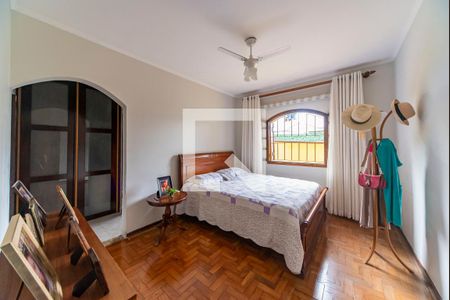 Casa à venda com 336m², 3 quartos e 4 vagas Casa à venda com 336m², 3 quartos e 4 vagasSuíte