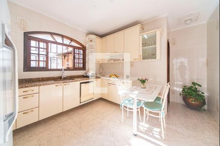 Casa à venda com 336m², 3 quartos e 4 vagas Casa à venda com 336m², 3 quartos e 4 vagasCozinha