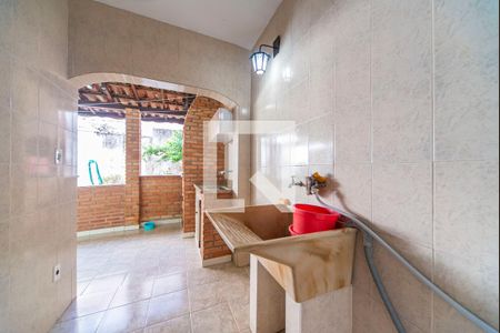 Casa à venda com 336m², 3 quartos e 4 vagas Casa à venda com 336m², 3 quartos e 4 vagasÁrea de Serviço