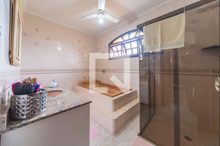 Casa à venda com 336m², 3 quartos e 4 vagas Casa à venda com 336m², 3 quartos e 4 vagasSuíte