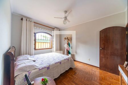 Casa à venda com 336m², 3 quartos e 4 vagas Casa à venda com 336m², 3 quartos e 4 vagasSuíte