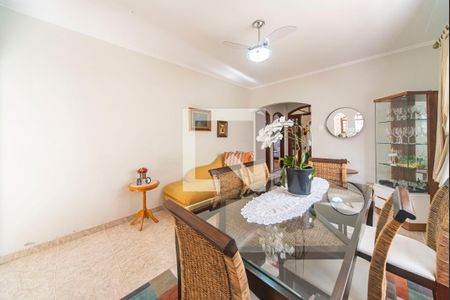 Casa à venda com 336m², 3 quartos e 4 vagas Casa à venda com 336m², 3 quartos e 4 vagasSala de Jantar