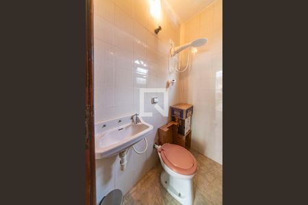 Casa à venda com 336m², 3 quartos e 4 vagas Casa à venda com 336m², 3 quartos e 4 vagasBanheiro da Área Gourmet