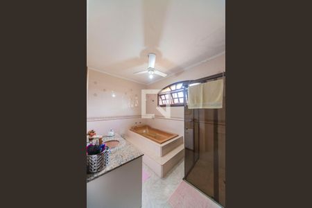 Casa à venda com 336m², 3 quartos e 4 vagas Casa à venda com 336m², 3 quartos e 4 vagasSuíte