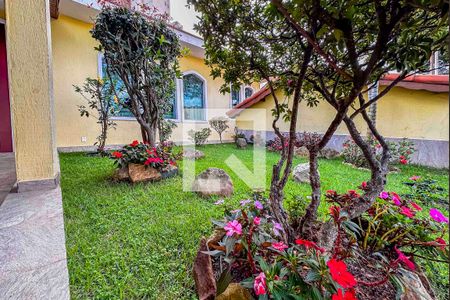 Casa à venda com 336m², 3 quartos e 4 vagas Casa à venda com 336m², 3 quartos e 4 vagasJardim