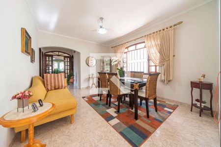 Casa à venda com 336m², 3 quartos e 4 vagas Casa à venda com 336m², 3 quartos e 4 vagasSala de Jantar