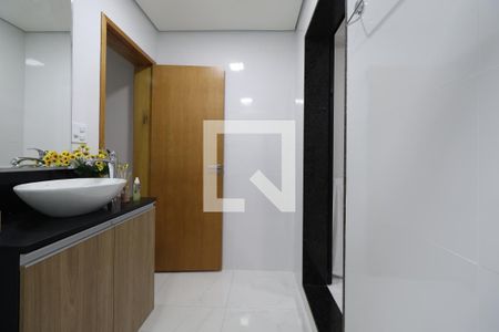 Casa à venda com 250m², 3 quartos e 4 vagasBanheiro da Suíte 1