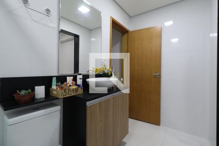 Casa à venda com 250m², 3 quartos e 4 vagasBanheiro da Suíte 1