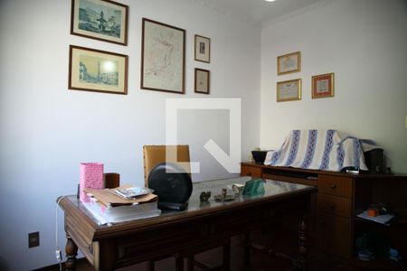 Casa à venda com 364m², 3 quartos e 7 vagasEscritório 