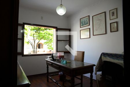 Casa à venda com 364m², 3 quartos e 7 vagasEscritório 