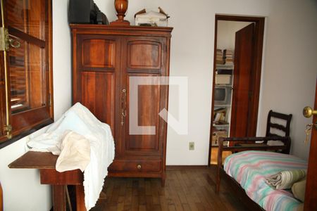 Casa à venda com 364m², 3 quartos e 7 vagasQuarto de Serviço