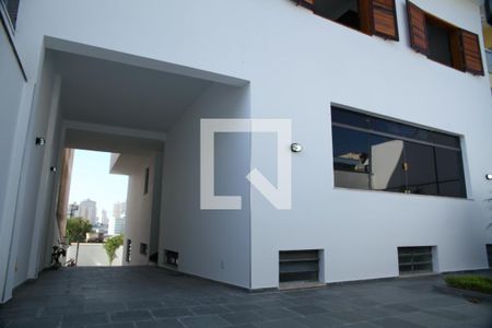 Casa à venda com 364m², 3 quartos e 7 vagasAcesso as garagens 
