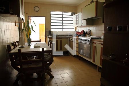 Casa à venda com 364m², 3 quartos e 7 vagasCozinha 