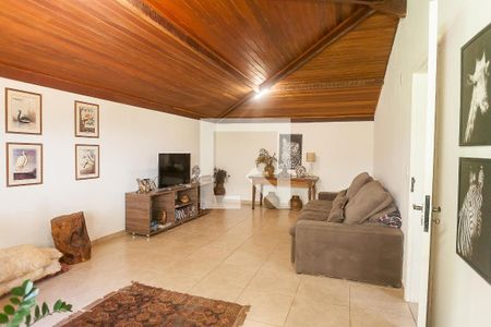 Casa de condomínio à venda com 400m², 4 quartos e 4 vagas Casa de condomínio à venda com 400m², 4 quartos e 4 vagassala 2 tv