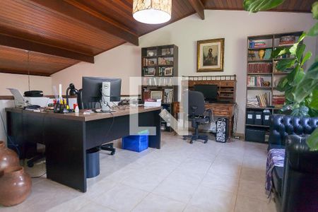 Casa de condomínio à venda com 400m², 4 quartos e 4 vagas Casa de condomínio à venda com 400m², 4 quartos e 4 vagasEscritório