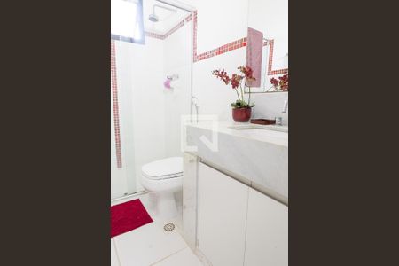 Casa de condomínio à venda com 400m², 4 quartos e 4 vagas Casa de condomínio à venda com 400m², 4 quartos e 4 vagasBanheiro Social