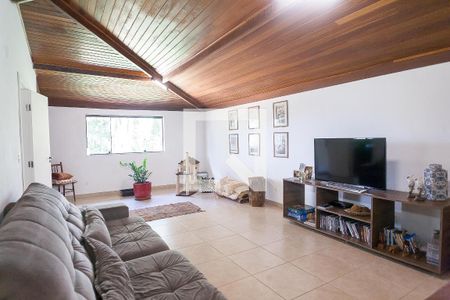 Casa de condomínio à venda com 400m², 4 quartos e 4 vagas Casa de condomínio à venda com 400m², 4 quartos e 4 vagassala 2 tv