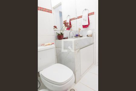 Casa de condomínio à venda com 400m², 4 quartos e 4 vagas Casa de condomínio à venda com 400m², 4 quartos e 4 vagasBanheiro Social