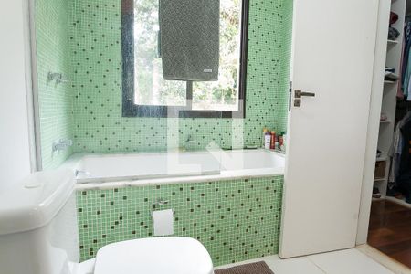 Casa de condomínio à venda com 400m², 4 quartos e 4 vagas Casa de condomínio à venda com 400m², 4 quartos e 4 vagasbanheiro suíte