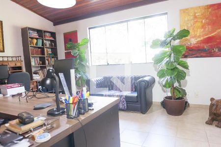 Casa de condomínio à venda com 400m², 4 quartos e 4 vagas Casa de condomínio à venda com 400m², 4 quartos e 4 vagasEscritório