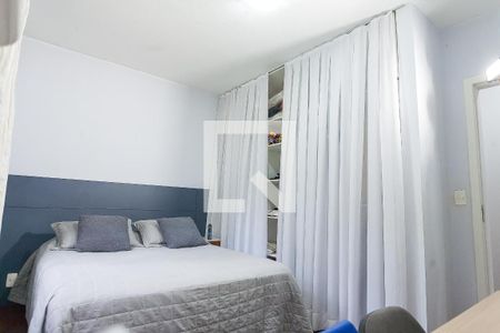 Casa de condomínio à venda com 400m², 4 quartos e 4 vagas Casa de condomínio à venda com 400m², 4 quartos e 4 vagasquarto 2