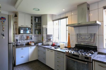 Apartamento à venda com 350m², 4 quartos e 2 vagasCozinha 