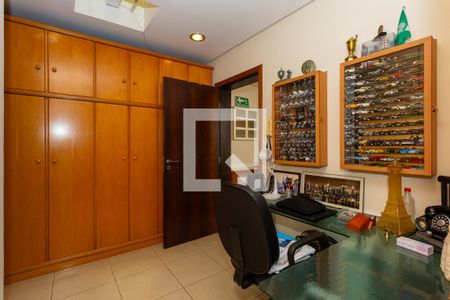 Casa para alugar com 340m², 3 quartos e 4 vagas Casa para alugar com 340m², 3 quartos e 4 vagasSuíte 3 Master - Escritório