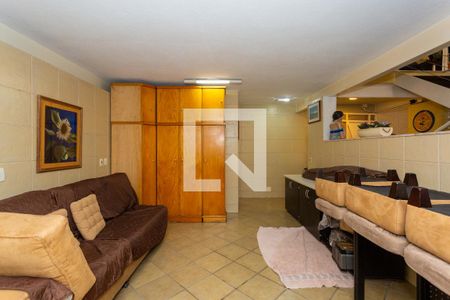 Casa para alugar com 340m², 3 quartos e 4 vagas Casa para alugar com 340m², 3 quartos e 4 vagasSalão subsolo