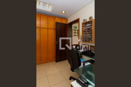 Casa para alugar com 340m², 3 quartos e 4 vagas Casa para alugar com 340m², 3 quartos e 4 vagasSuíte 3 Master - Escritório