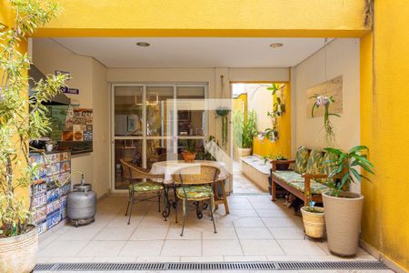 Casa para alugar com 340m², 3 quartos e 4 vagas Casa para alugar com 340m², 3 quartos e 4 vagasQuintal