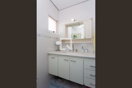 Casa para alugar com 340m², 3 quartos e 4 vagas Casa para alugar com 340m², 3 quartos e 4 vagasSuíte 3 Master - Escritório - Banheiro