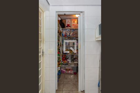 Casa para alugar com 340m², 3 quartos e 4 vagas Casa para alugar com 340m², 3 quartos e 4 vagasCozinha - Despensa