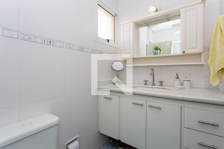 Casa para alugar com 340m², 3 quartos e 4 vagas Casa para alugar com 340m², 3 quartos e 4 vagasSuíte 3 Master - Escritório - Banheiro